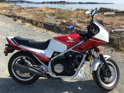 Island_VF750F