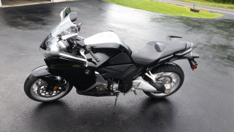 cbr1100xxst1300