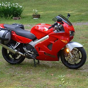 99 VFR with BMW K1200S hardbags