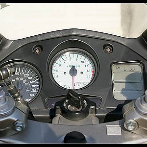 2000 VFR's Instrument Panel