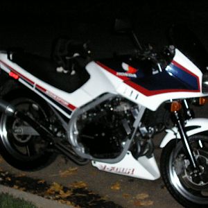 V4 1984 VF500F