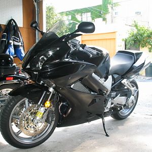 Black VFR800