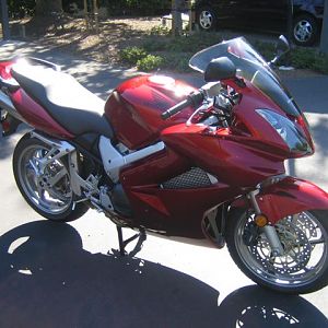 2007 VFR800 Side