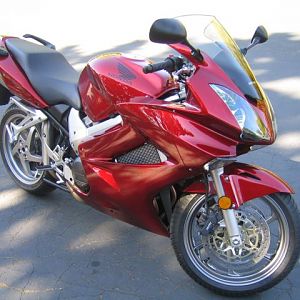 2007 VFR800 Side