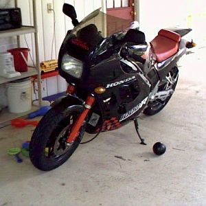 VF1000R