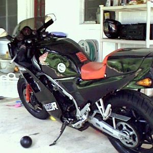 VF1000R