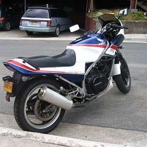 VF750F