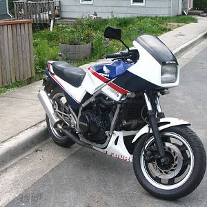 VF750F