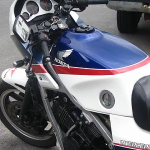 VF750F