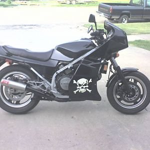 83 VF750F
