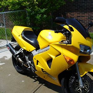 2000  with 14k   Runs like a champ