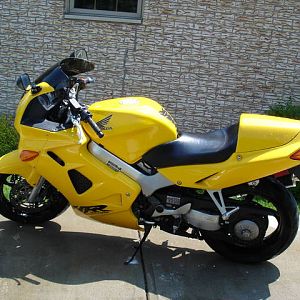 2000  with 14k   Runs like a champ