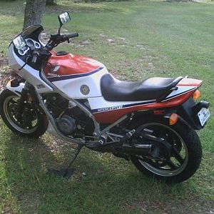 85 VF700F