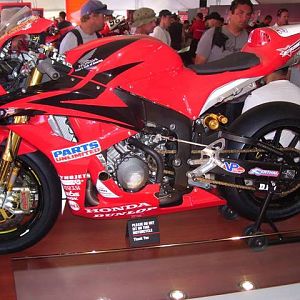 laguna_seca_honda_racebike