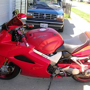 red vfr800 pics