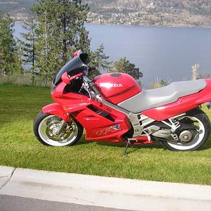 vfr750f_005