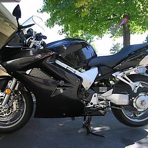 My 06 VFR800abs