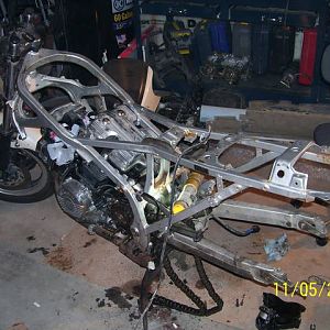 giving my 83 vf750f  some new paint