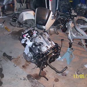 giving my 83 vf750f  some new paint