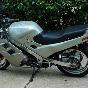 6283vfr700side-large