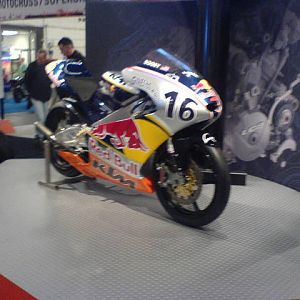 CW show red bull race bike