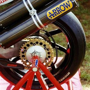 rear view wheel & cans