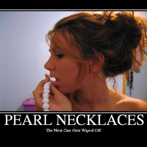 PEARLNECKLACES