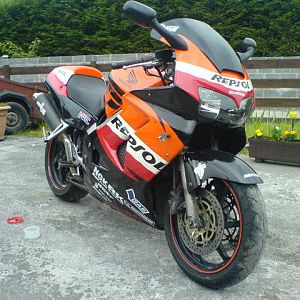 Repsol VFR800