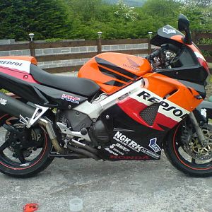 Repsol VFR800