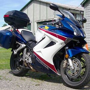 '07 VFR800A RWB with hard bags&trunk