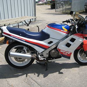 1986 VFR750F