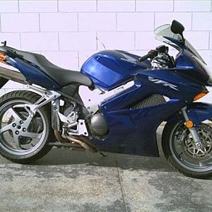 VFR800_BLUE_2005_014
