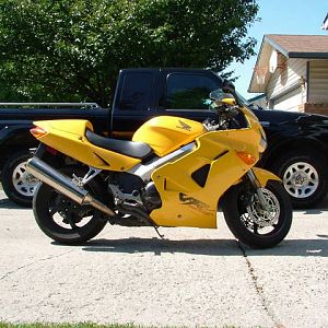 1999 Yellow VFR800