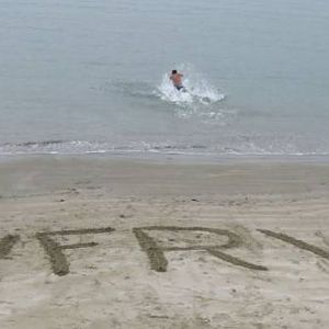 aaa_long_swimming_away