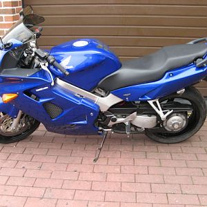2000 vfr800