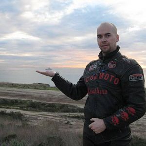 9_Reg_holding_battleship