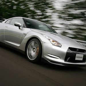 nissan_09_GT-R