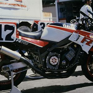 FZ750