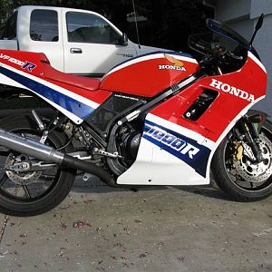 '85 VF1000R right