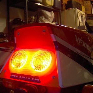 VF1000R
