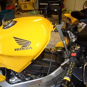 Prop Up Fuel Tank