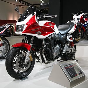 CB 1300S