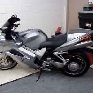 2005 VFR800