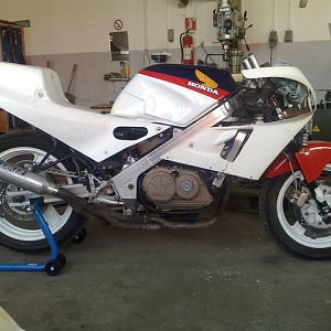 23062009285
