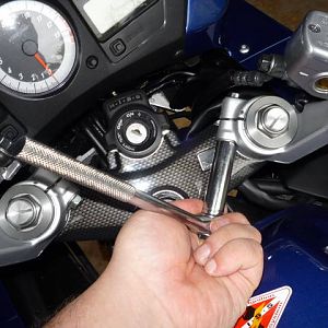 fitting a  CF Fork top cover to the 6th Gen
