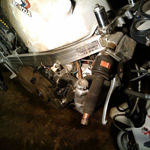 86 VFR-750F racebike project rebuild