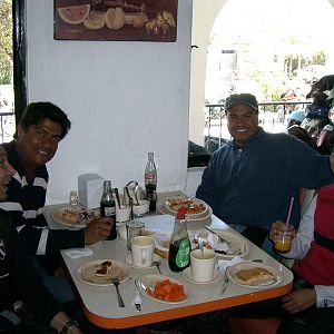 los cuates2
