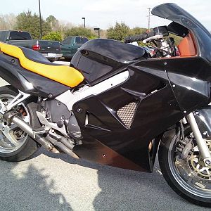 98' VFR800Fi