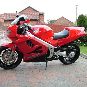 VFR B750 FR