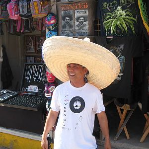 b9w_long_sombrero